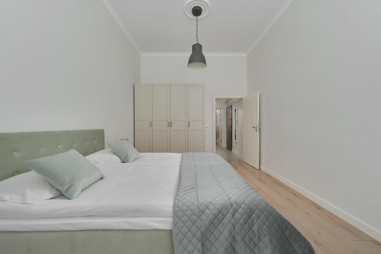 Pilsudskiego Stylish Apartment By Noclegi Renters Breslavia Esterno foto