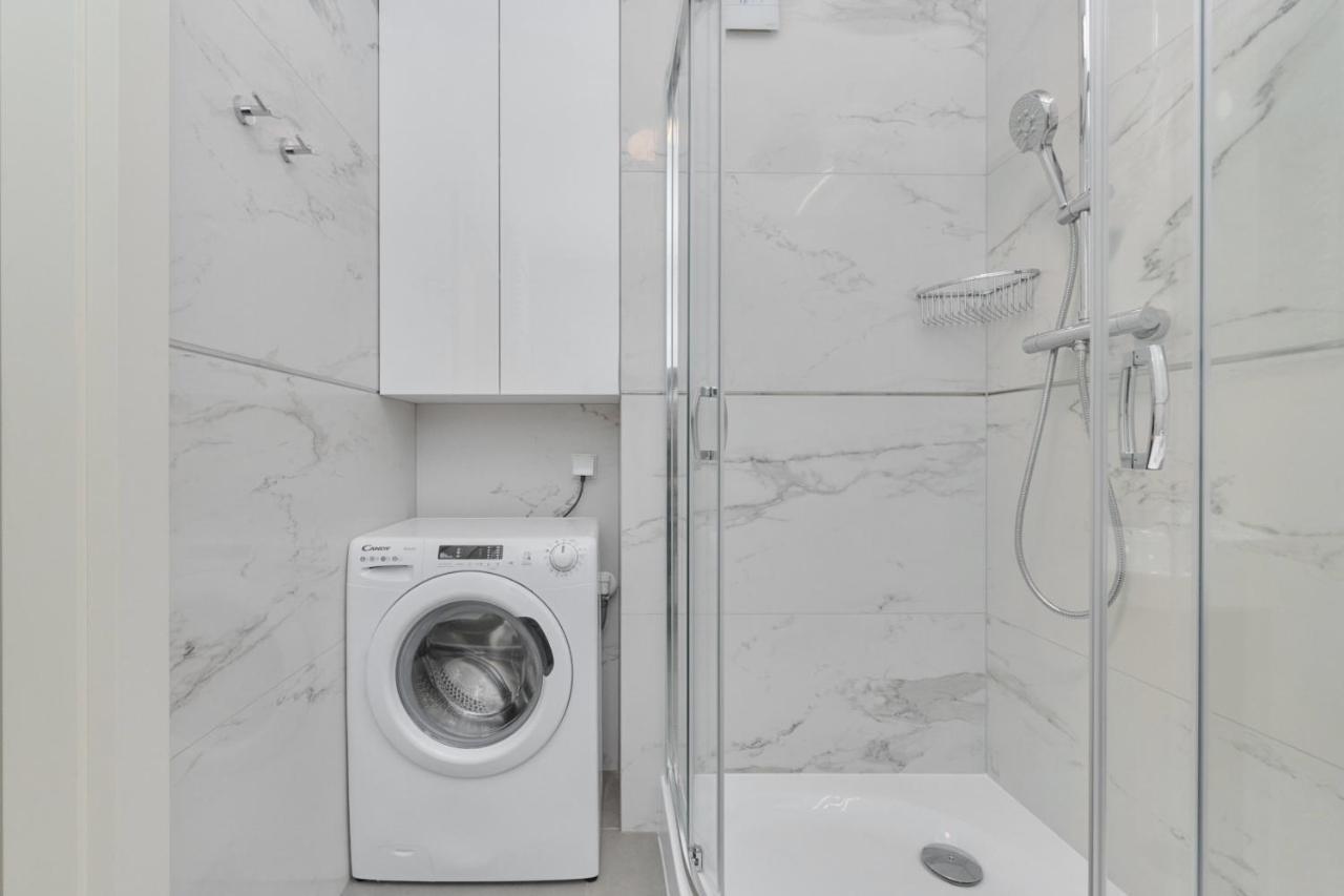 Pilsudskiego Stylish Apartment By Noclegi Renters Breslavia Esterno foto